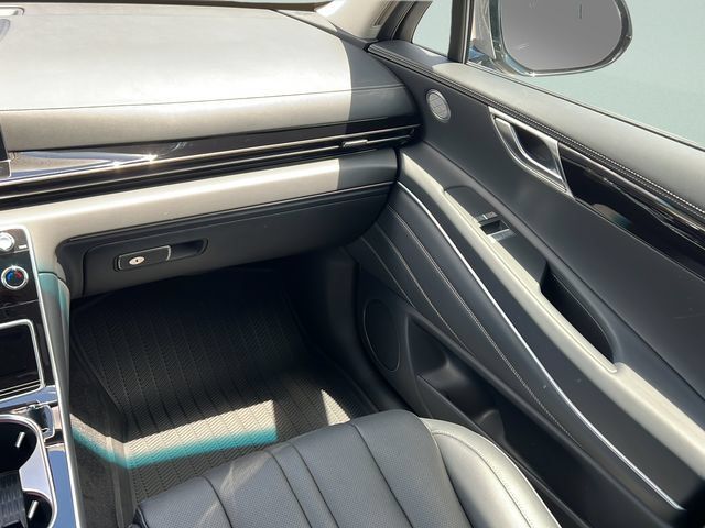 Certified 2025 Genesis GV80 2.5T AWD/4WD image 13