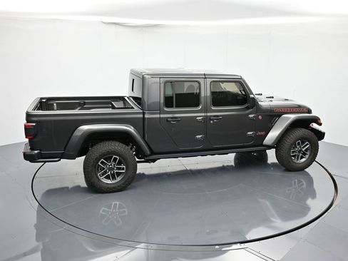 New 2025 Jeep Gladiator Mojave image 34
