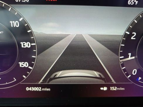 Used 2020 Land Rover Range Rover Velar R-Dynamic S image 18