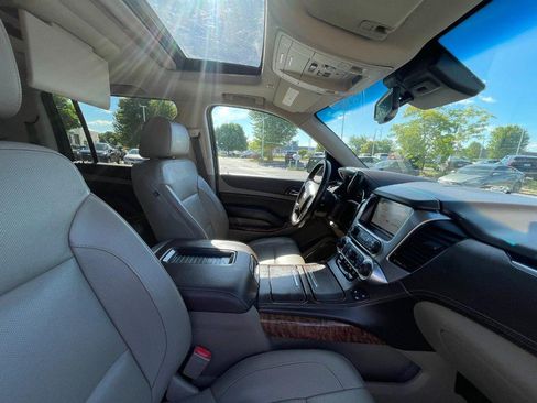 Used 2020 Chevrolet Suburban Premier AWD/4WD image 11