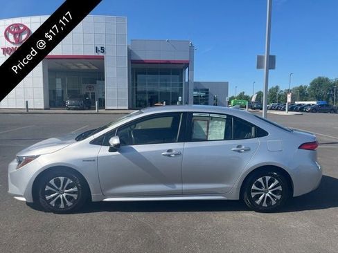 Used 2021 Toyota Corolla LE FWD image 4