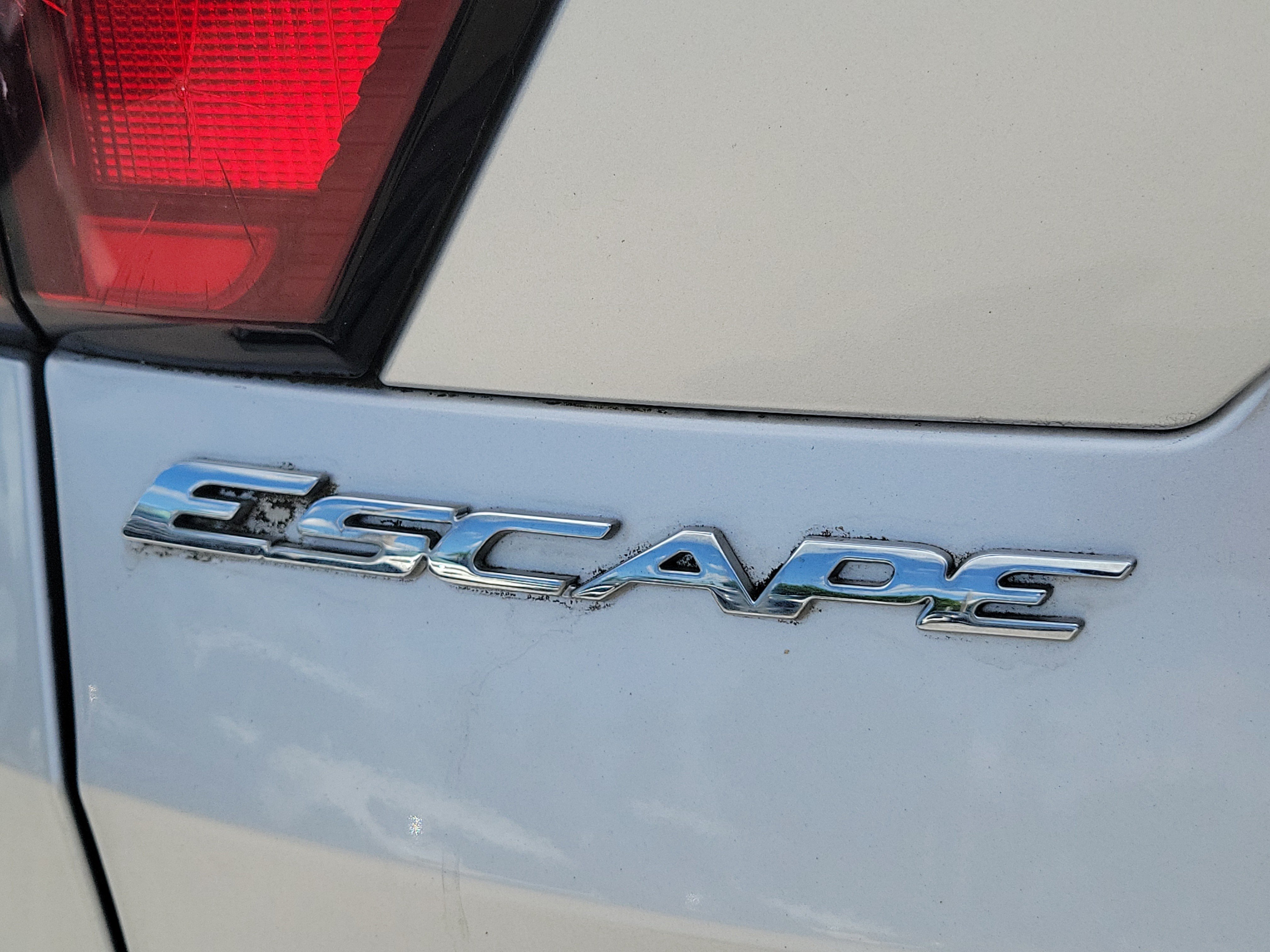 Used 2019 Ford Escape SE FWD image 11