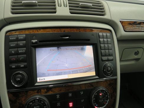 Used 2010 Mercedes-Benz R 350 4MATIC image 18