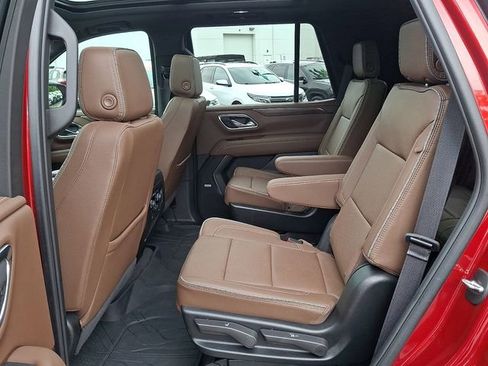 Used 2024 Chevrolet Tahoe High Country AWD/4WD image 9