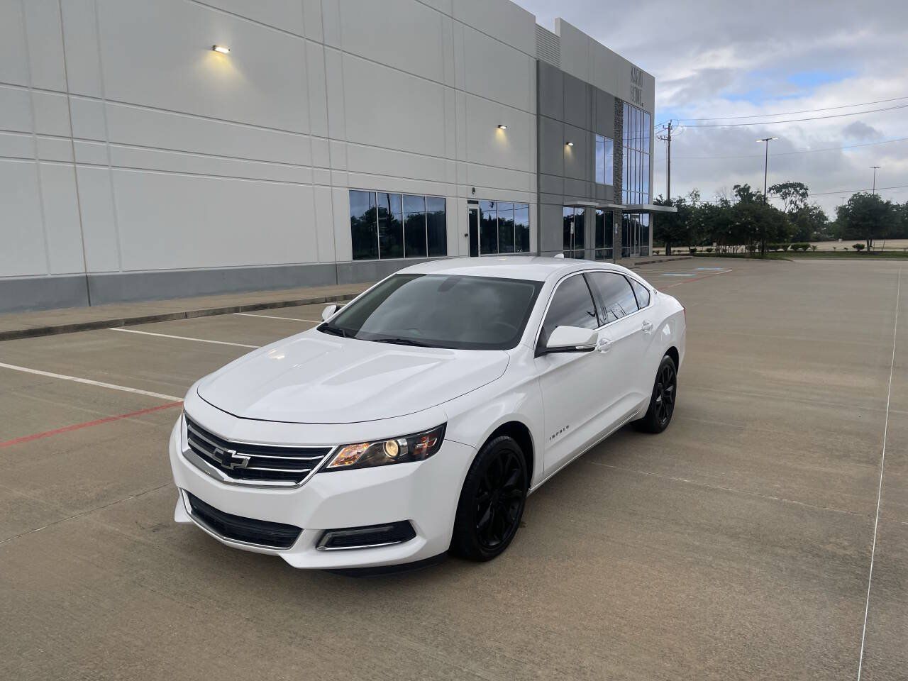 Used 2020 Chevrolet Impala LT FWD image 1