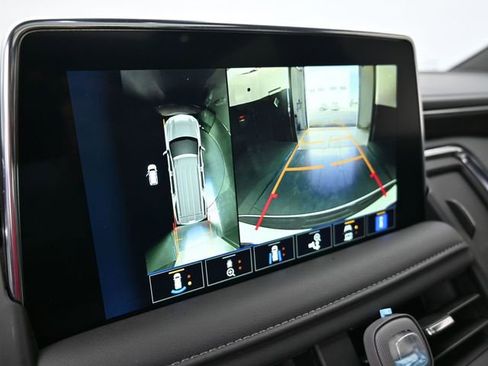 Used 2024 Chevrolet Suburban LT w/ LT Signature Package image 34