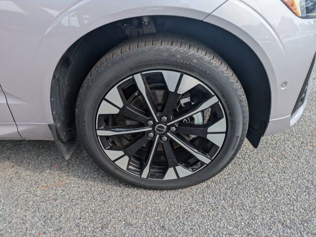 Certified 2026 Volvo XC60 B5 Plus w/ Climate Package AWD/4WD image 14
