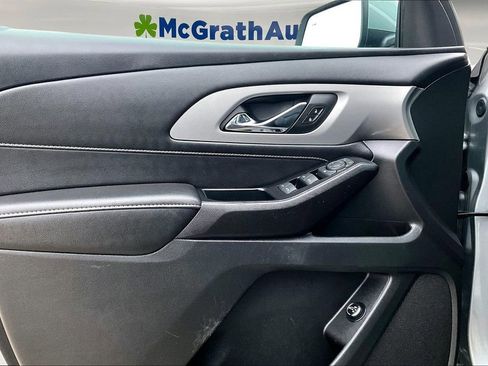 Used 2023 Chevrolet Traverse LT image 21