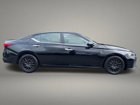 Used 2023 Nissan Altima 2.5 S FWD image 6