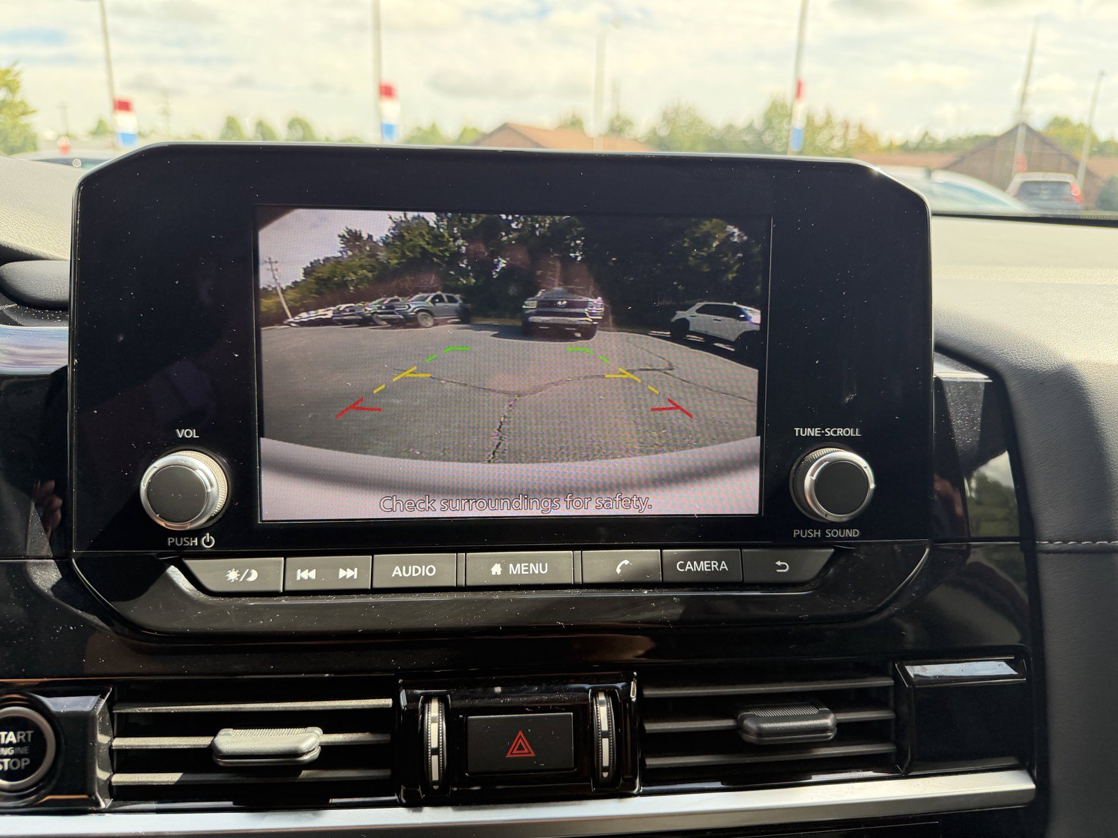Used 2024 Nissan Pathfinder SV FWD image 21