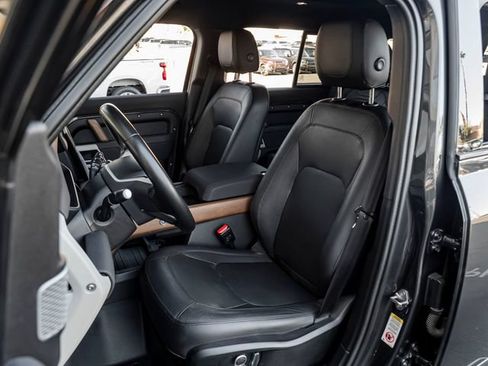 Certified 2023 Land Rover Defender 130 SE AWD/4WD image 13