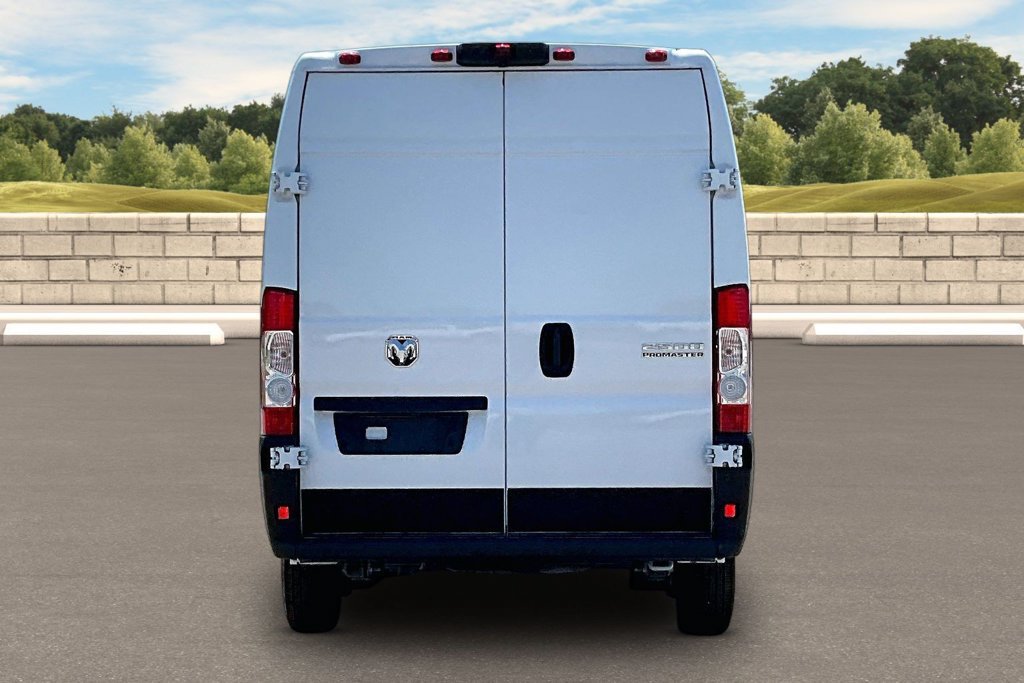 Used 2025 RAM ProMaster 2500 w/ Convenience Group FWD image 4