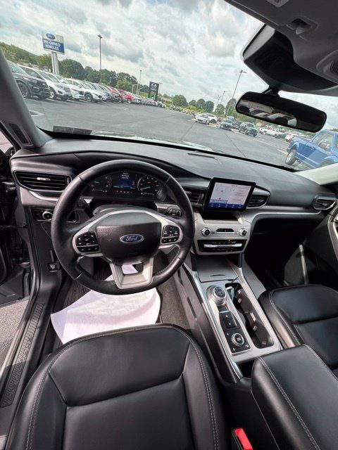 Used 2023 Ford Explorer XLT w/ Equipment Group 202A AWD/4WD image 12