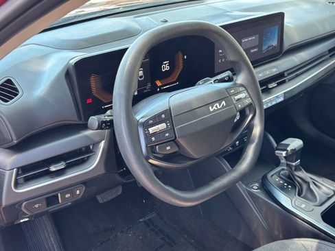 Used 2025 Kia K4 FWD image 33