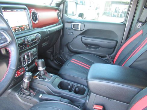 Used 2022 Jeep Wrangler Rubicon AWD/4WD image 14