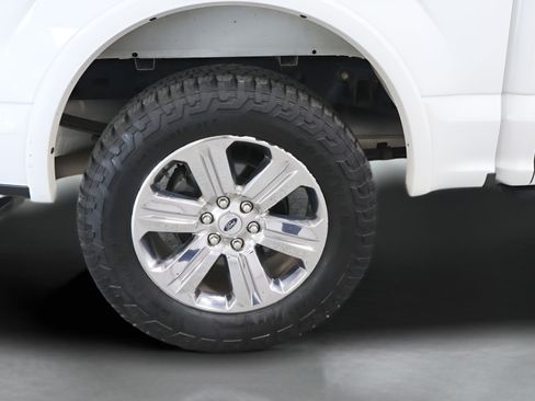 Used 2020 Ford F150 Lariat w/ Equipment Group 502A Luxury AWD/4WD image 37