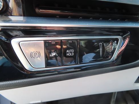 Used 2024 Cadillac Lyriq Sport RWD image 40