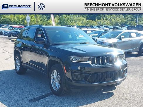 Used 2023 Jeep Grand Cherokee Laredo w/ Luxury Tech Group I AWD/4WD image 1