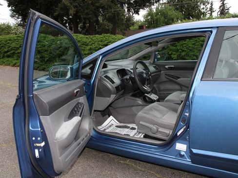 Used 2010 Honda Civic LX image 5