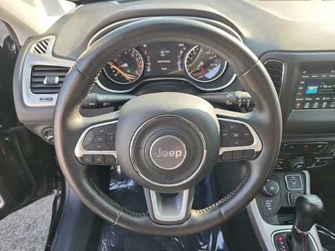 Used 2018 Jeep Compass Latitude w/ Popular Equipment Group AWD/4WD image 19