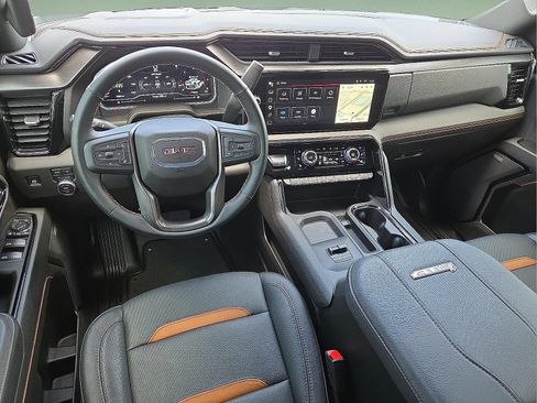 Used 2025 GMC Sierra 2500 AT4 w/ AT4 Premium Plus Package AWD/4WD image 8