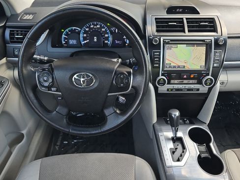 Used 2014 Toyota Camry XLE w/ Leather Package FWD image 14