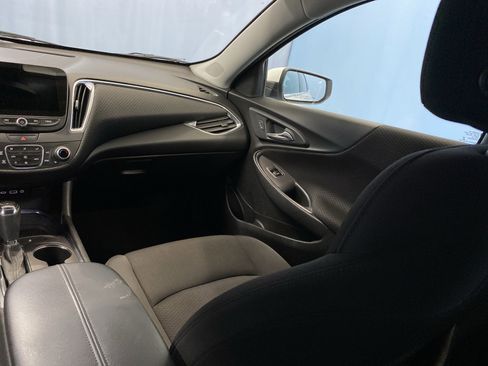 Used 2019 Chevrolet Malibu LT image 27