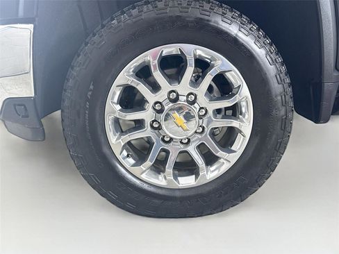 Used 2025 Chevrolet Silverado 2500 LTZ w/ LTZ Convenience Package image 23