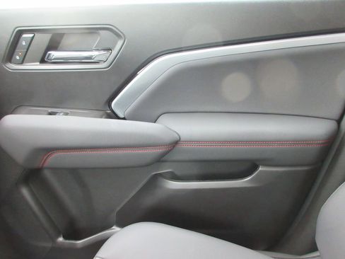 Certified 2024 Chevrolet Colorado Z71 w/ Z71 Convenience Package 2 AWD/4WD image 36