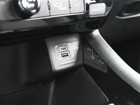 Used 2023 Jeep Compass Limited image 24