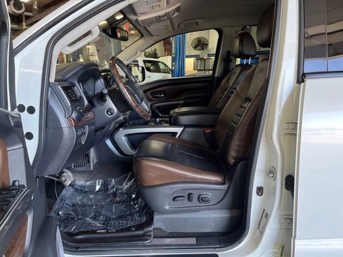 Used 2017 Nissan Titan Platinum Reserve AWD/4WD image 12