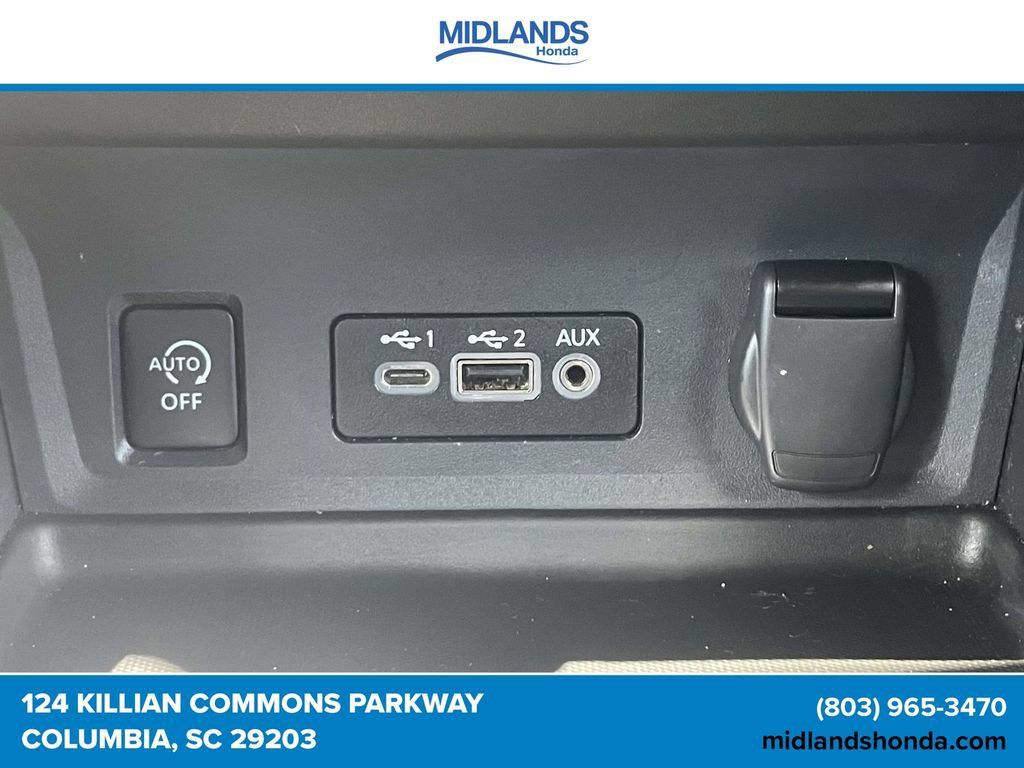 Used 2025 Nissan Sentra SV FWD image 27