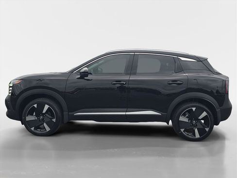 New 2026 Nissan Kicks SR AWD/4WD image 2