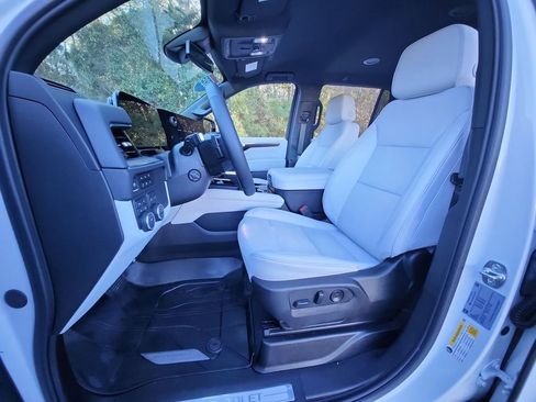 Certified 2025 Chevrolet Tahoe Premier image 23