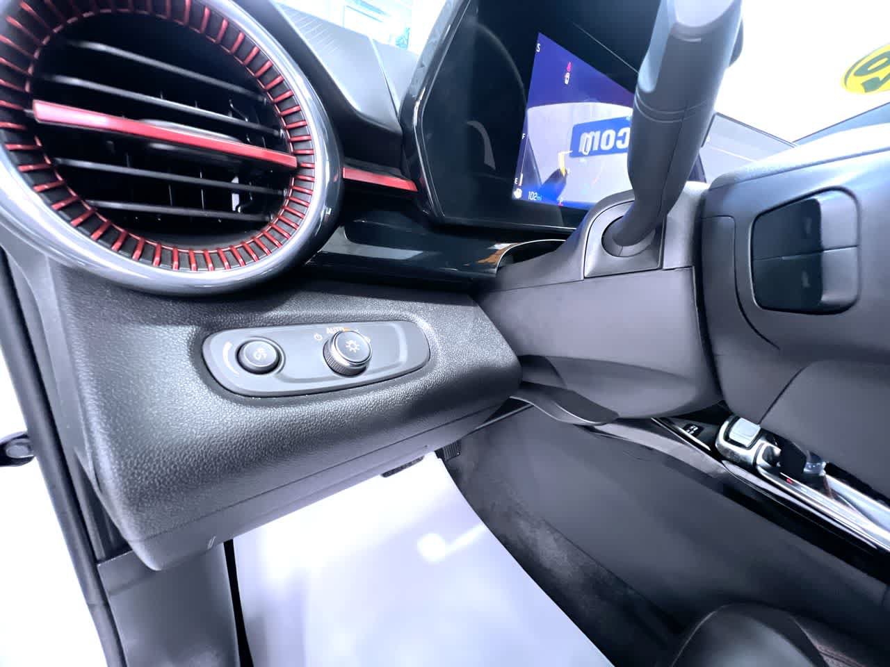 Used 2026 Chevrolet Trax RS w/ Sunroof Package FWD image 15