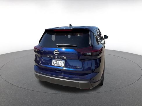 Used 2025 Nissan Rogue SV AWD/4WD image 13
