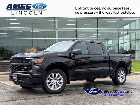 Used 2024 Chevrolet Silverado 1500 Custom AWD/4WD image 1