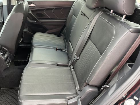 Used 2023 Volkswagen Tiguan SE w/ Panoramic Sunroof Package image 20