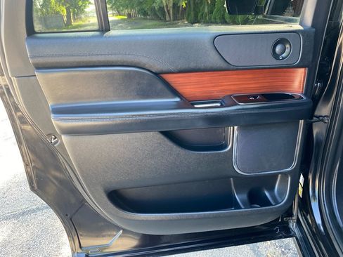 Used 2021 Lincoln Navigator L 4WD image 24
