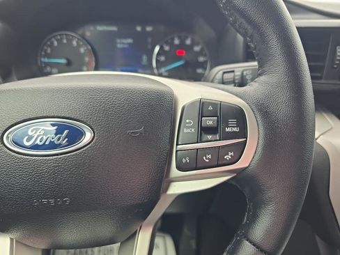 Used 2024 Ford Explorer XLT image 25
