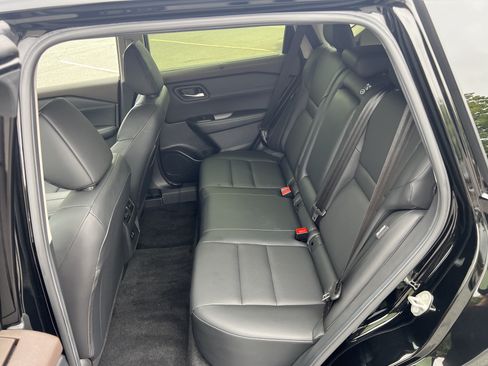 Certified 2023 Nissan Rogue SV w/ SV Premium B Package AWD/4WD image 14