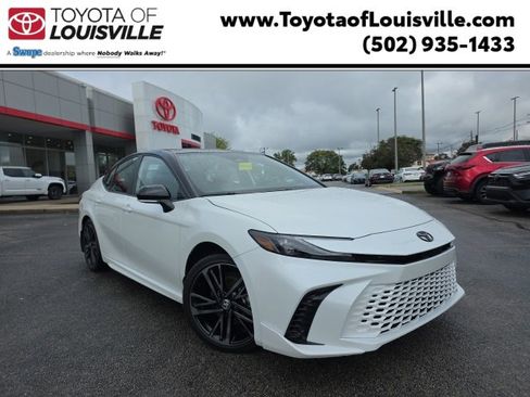 Used 2025 Toyota Camry XSE image 1