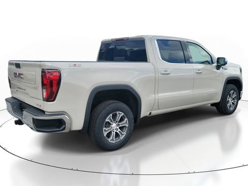 New 2026 GMC Sierra 1500 SLE w/ X31 Off-Road Package AWD/4WD image 4