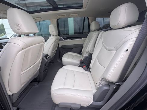 Used 2023 Cadillac XT6 Premium Luxury w/ Technology Package FWD image 15