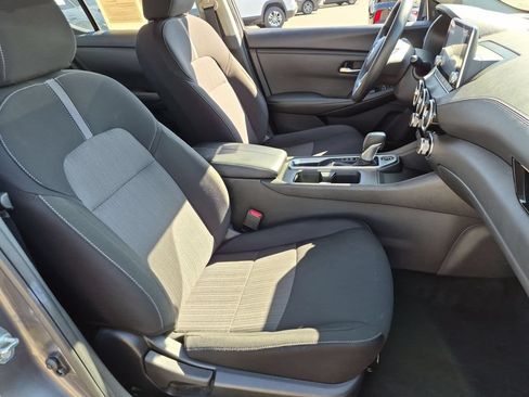 Used 2025 Nissan Sentra SV FWD image 31