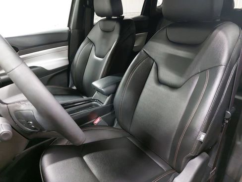 Used 2024 Jeep Compass Limited image 23