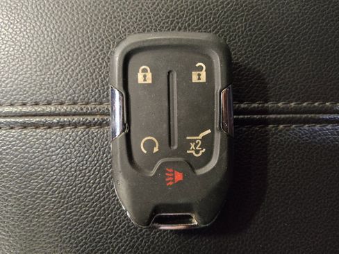 Used 2024 GMC Terrain SLT image 32