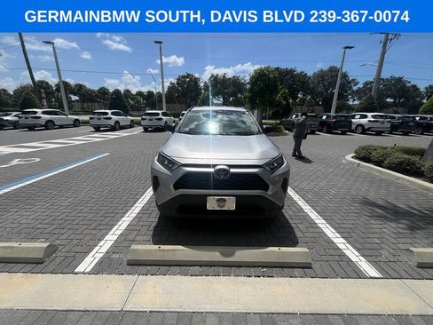 Used 2019 Toyota RAV4 LE AWD/4WD image 7