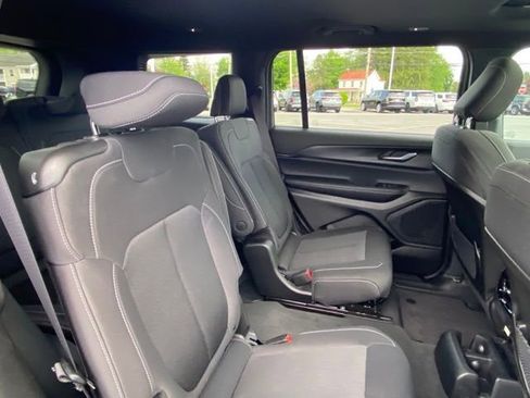 Used 2025 Jeep Grand Cherokee L Laredo w/ Luxury Tech Group I AWD/4WD image 23
