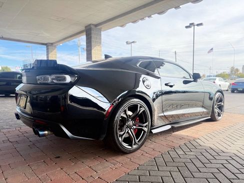 Used 2018 Chevrolet Camaro SS image 15